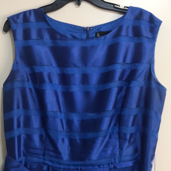 Dress - Picture 3 of 7